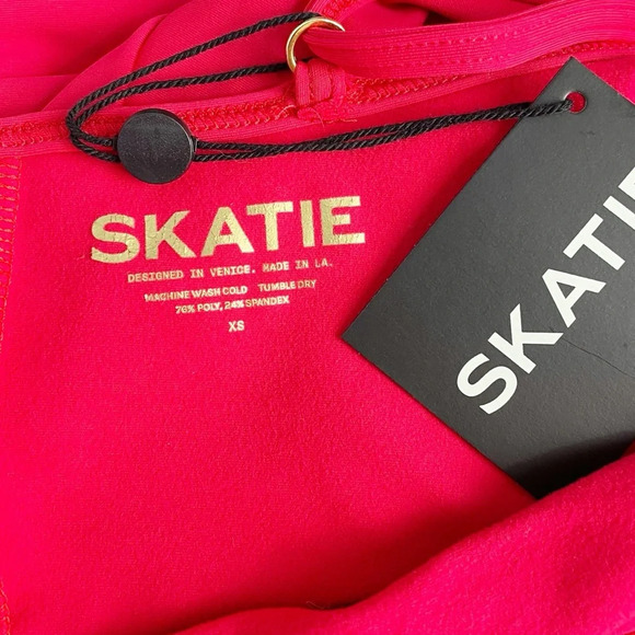 SKATIE Sydne RED Active Compression Bodysuit in Cherry NWT - Picture 1 of 14